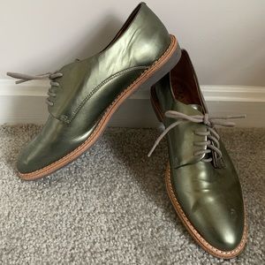 Cute unisex dress shoes!